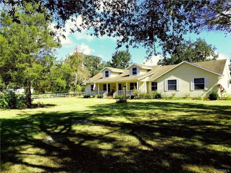 Inverness Home on Lake Tsala Apopka